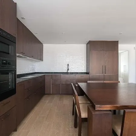 Spacious That Has It All! Villa *