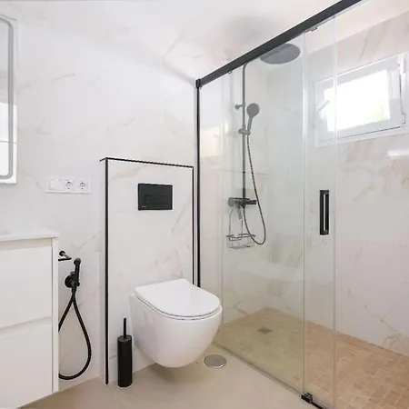 Villa Spacious That Has It All! *