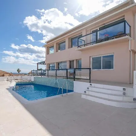 Spacious That Has It All! * Fuengirola