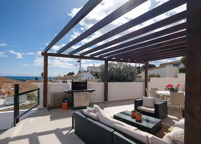 Spacious That Has It All! Villa Fuengirola