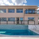 ヴィラ Spacious That Has It All!