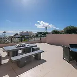 ヴィラ Spacious That Has It All! フエンヒロラ