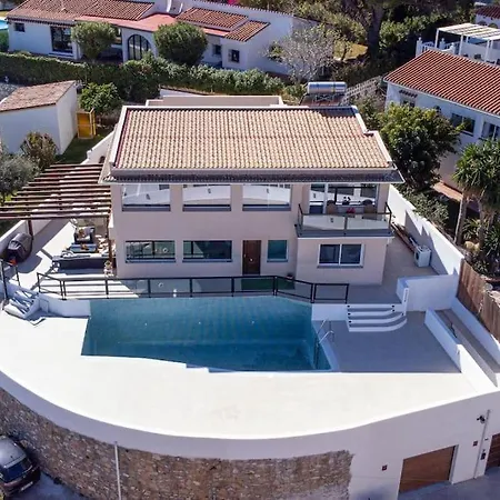 ヴィラ Spacious That Has It All! *